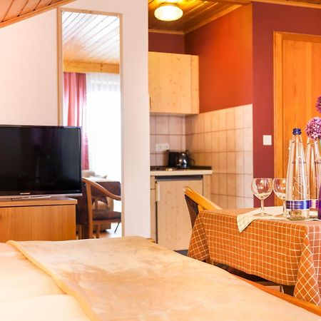 Genusshotel Hohenbogen Нойкирхен-байм-Хайлиген-Блут Экстерьер фото