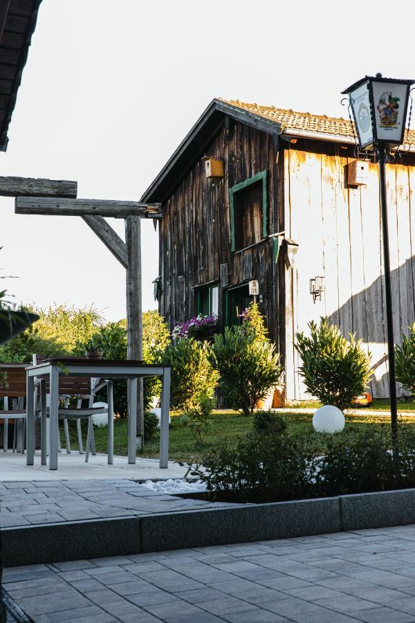Genusshotel Hohenbogen Нойкирхен-байм-Хайлиген-Блут Экстерьер фото