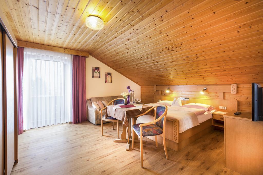 Genusshotel Hohenbogen Нойкирхен-байм-Хайлиген-Блут Экстерьер фото