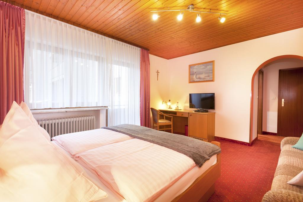 Genusshotel Hohenbogen Нойкирхен-байм-Хайлиген-Блут Экстерьер фото