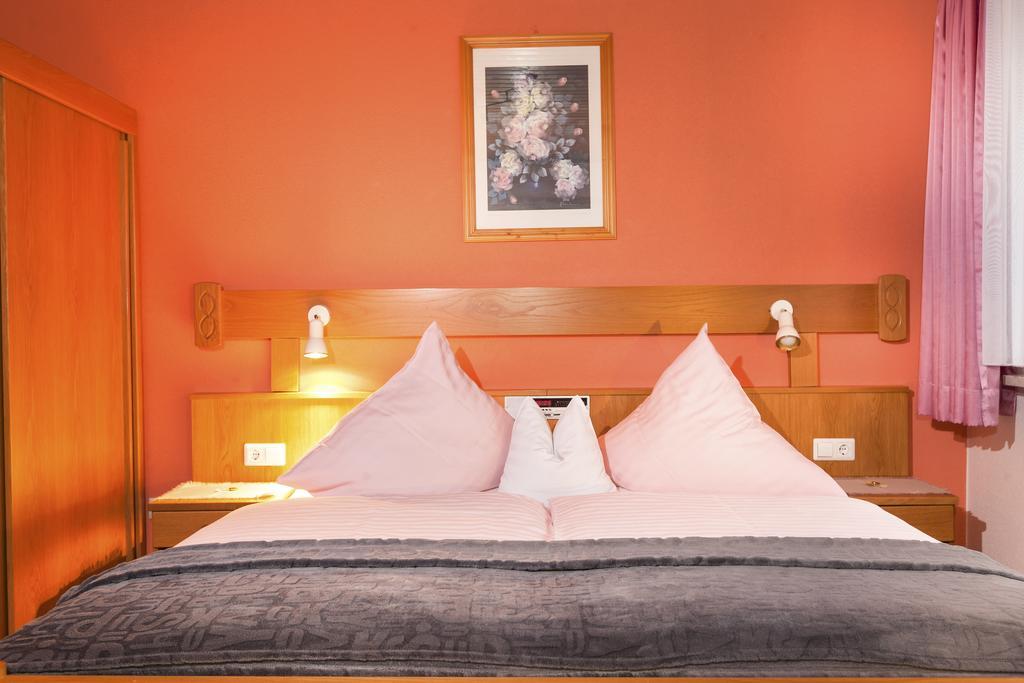 Genusshotel Hohenbogen Нойкирхен-байм-Хайлиген-Блут Экстерьер фото