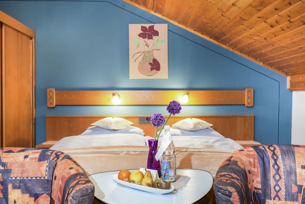 Genusshotel Hohenbogen Нойкирхен-байм-Хайлиген-Блут Экстерьер фото