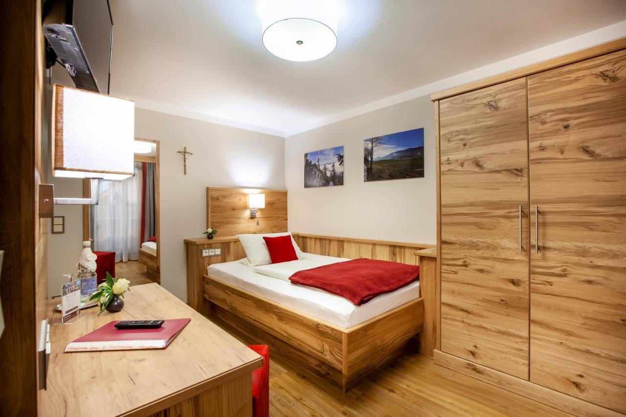 Genusshotel Hohenbogen Нойкирхен-байм-Хайлиген-Блут Экстерьер фото